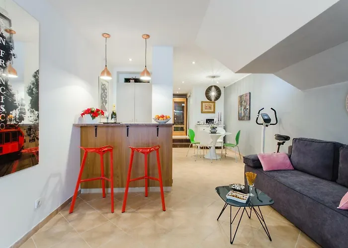 Golden Eagle Apartament *